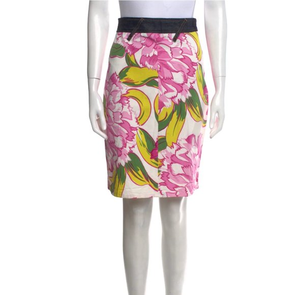Dolce & Gabbana Dresses & Skirts - Vintage Dolce and Gabbana Skirt Size 28/42